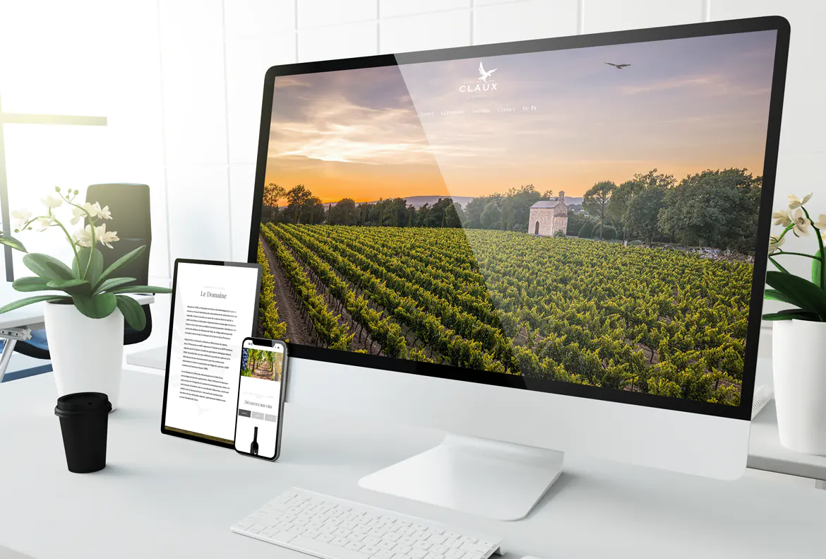 creation-site-internet-domaine-viticole Mockup de présentation d'un site internet sur desktop, mobile et tablette